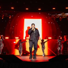 Jerry Rivera celebró sus 35 años de trayectoria en el Choliseo